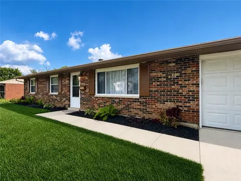 4546 Sydenham Rd, Englewood, OH 45322