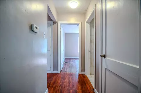 Entry Way - 2901 Oakley Ave, Kettering, OH 45419 photo 2 of 4