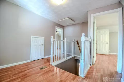 Entry Way - 2901 Oakley Ave, Kettering, OH 45419 photo 4 of 4