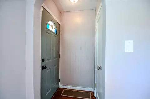 Entry Way - 2901 Oakley Ave, Kettering, OH 45419 photo 1 of 4