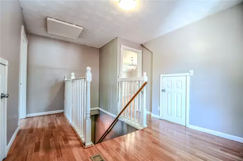 Entry Way - 2901 Oakley Ave, Kettering, OH 45419 photo 3 of 4