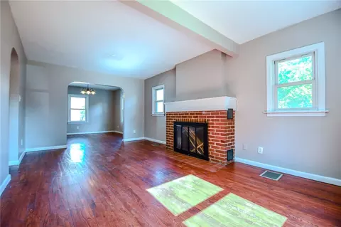 Living - 2901 Oakley Ave, Kettering, OH 45419 photo 1 of 5