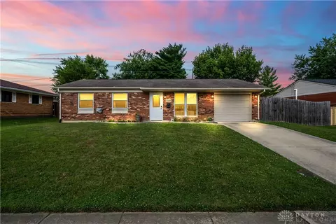 7141 Cronk Dr, Huber Heights, OH 45424