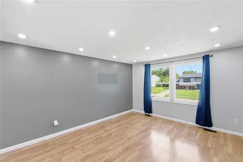 Living - 487 Brunswick Dr, Forest Park, OH 45240 photo 6 of 8