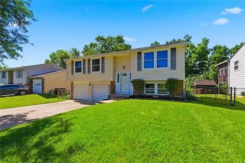 Exterior - 487 Brunswick Dr, Forest Park, OH 45240 photo 2 of 13