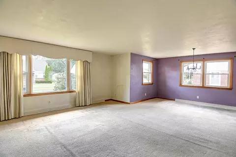 Living - 1618 Malden Ave, Springfield, OH 45504 photo 4 of 5