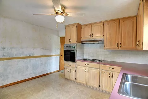 Kitchen - 1618 Malden Ave, Springfield, OH 45504 photo 3 of 3