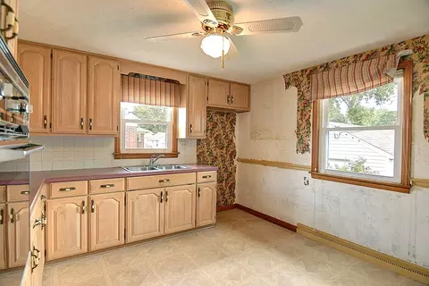 Kitchen - 1618 Malden Ave, Springfield, OH 45504 photo 1 of 3