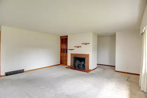 Living - 1618 Malden Ave, Springfield, OH 45504 photo 1 of 5