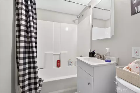 Bath - 534 Homeview Ave #536, Springfield, OH 45505 photo 1 of 1