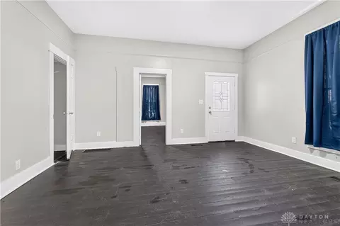 Living - 534 Homeview Ave #536, Springfield, OH 45505 photo 3 of 4