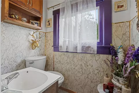 Bath - 11 E Dayton Dr, Fairborn, OH 45324 photo 1 of 4