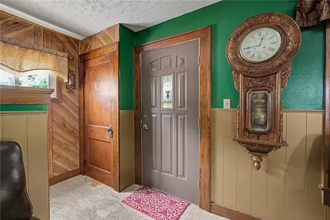 Entry Way - 11 E Dayton Dr, Fairborn, OH 45324 photo 1 of 4