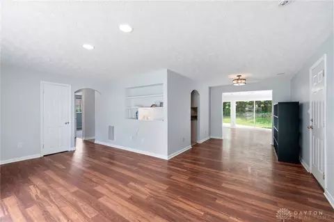 Living - 111 Westhaven Dr, Kettering, OH 45429 photo 7 of 19