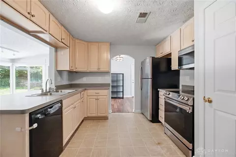 Kitchen - 111 Westhaven Dr, Kettering, OH 45429 photo 3 of 4