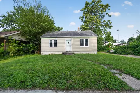 2241 Kensington Dr, Dayton, OH 45406