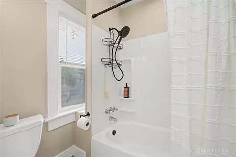 Bath - 1575 Bowman Ave, Kettering, OH 45409 photo 2 of 2