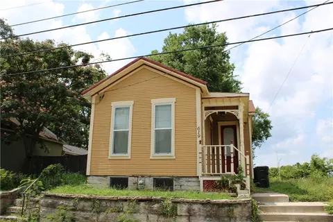 619 Hickory St, Dayton, OH 45410 photo 2