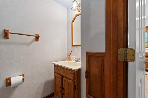 Bath - 7191 Brook Dr, Morrow, OH 45152 photo 1 of 3