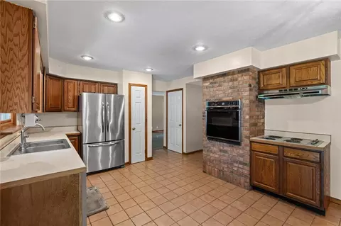 Kitchen - 7191 Brook Dr, Morrow, OH 45152 photo 1 of 2