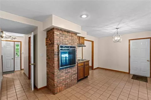 Entry Way - 7191 Brook Dr, Morrow, OH 45152 photo 3 of 4