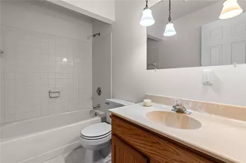 Bath - 7191 Brook Dr, Morrow, OH 45152 photo 2 of 3