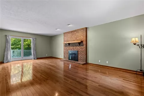 Living - 7191 Brook Dr, Morrow, OH 45152 photo 1 of 5