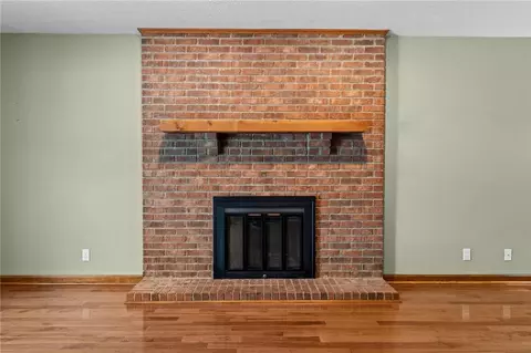Living - 7191 Brook Dr, Morrow, OH 45152 photo 4 of 5