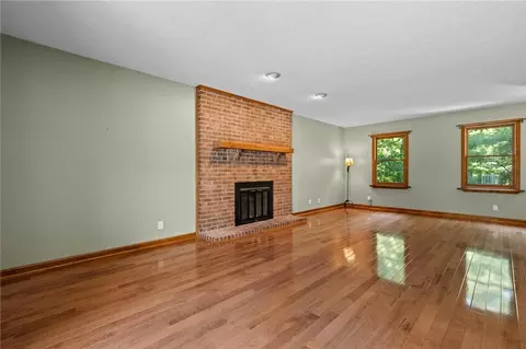 Living - 7191 Brook Dr, Morrow, OH 45152 photo 3 of 5