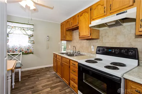 Kitchen - 2813 Purdue Dr, Kettering, OH 45420 photo 1 of 2