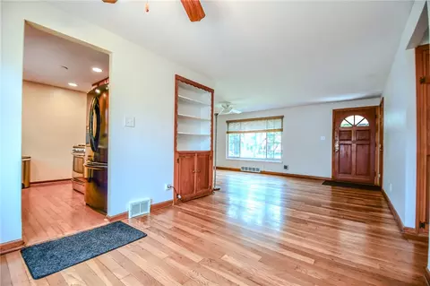Living - 3621 Strathmoor Dr, Kettering, OH 45429 photo 6 of 7