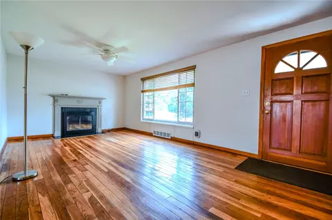 Living - 3621 Strathmoor Dr, Kettering, OH 45429 photo 1 of 7