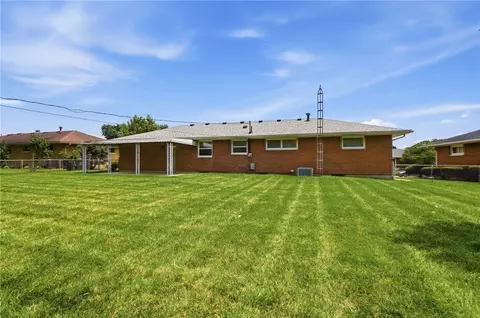 Exterior - 4209 Helena Dr, Springfield, OH 45503 photo 5 of 9