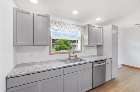 Kitchen - 4209 Helena Dr, Springfield, OH 45503 photo 3 of 4