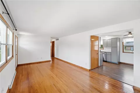 Living - 4209 Helena Dr, Springfield, OH 45503 photo 4 of 4