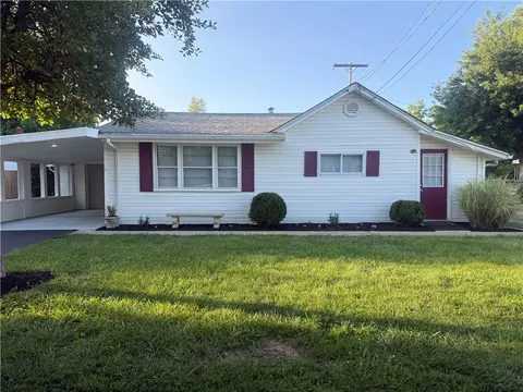 125 E Weaver St, New Lebanon, OH 45345