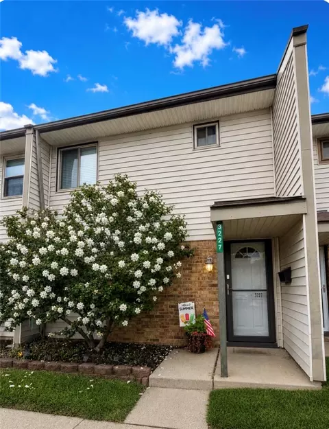 3227 Fantasia Trl, Dayton, OH 45449