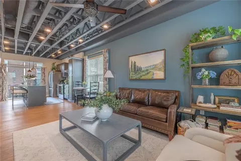 Living - 40 N Center St, Springfield, OH 45502 photo 3 of 4