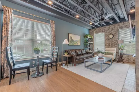 Living - 40 N Center St, Springfield, OH 45502 photo 1 of 4