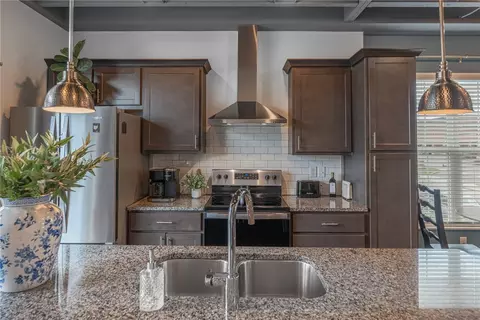 Kitchen - 40 N Center St, Springfield, OH 45502 photo 2 of 5