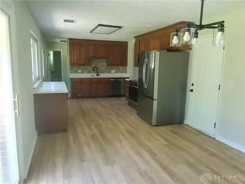 3833 Pobst Dr, Kettering, OH 45420 photo 7