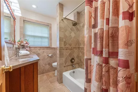 Bath - 216 S Pelham Dr, Kettering, OH 45429 photo 3 of 3
