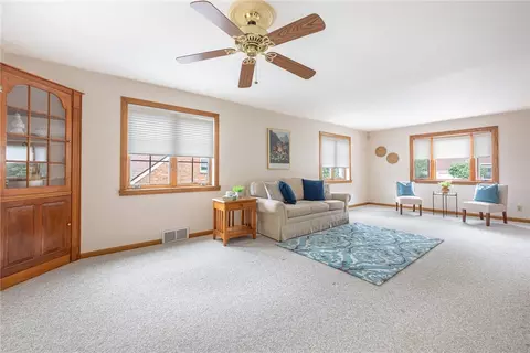 Living - 216 S Pelham Dr, Kettering, OH 45429 photo 6 of 8