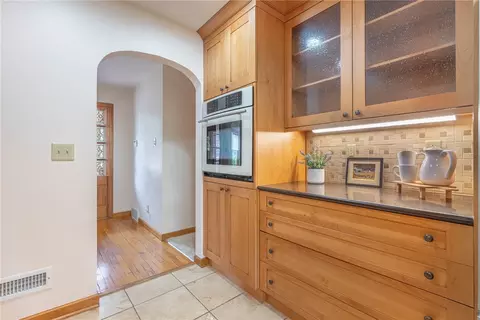 Kitchen - 216 S Pelham Dr, Kettering, OH 45429 photo 2 of 4