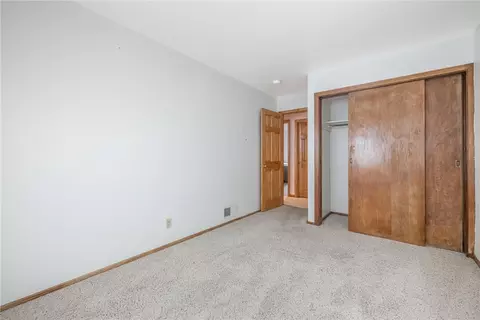 Bedroom - 216 S Pelham Dr, Kettering, OH 45429 photo 5 of 6
