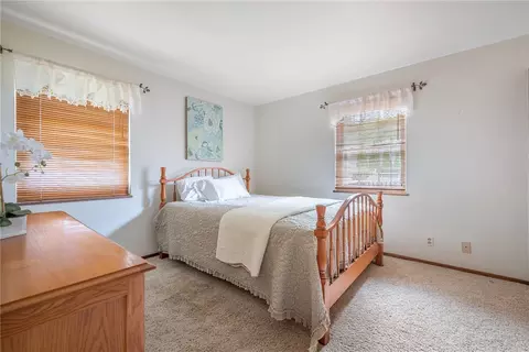 Bedroom - 216 S Pelham Dr, Kettering, OH 45429 photo 4 of 6