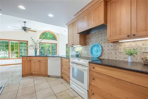 Kitchen - 216 S Pelham Dr, Kettering, OH 45429 photo 1 of 4