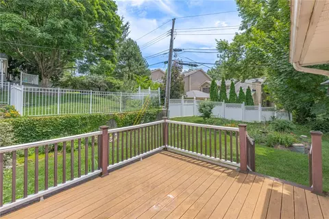 Exterior - 216 S Pelham Dr, Kettering, OH 45429 photo 5 of 6