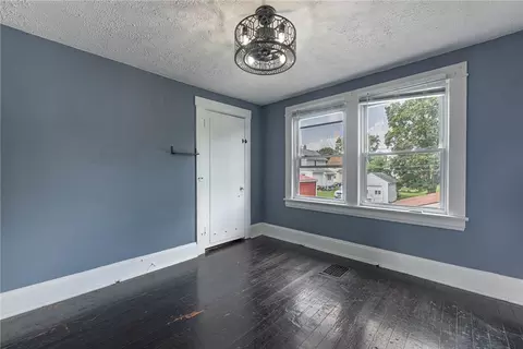 Bedroom - 308 Ridge Rd, Springfield, OH 45503 photo 3 of 5