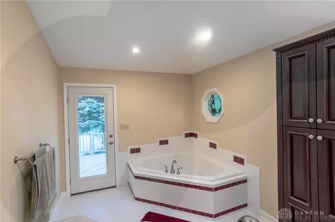 Bath - 4363 Trails End Dr, Kettering, OH 45429 photo 3 of 6